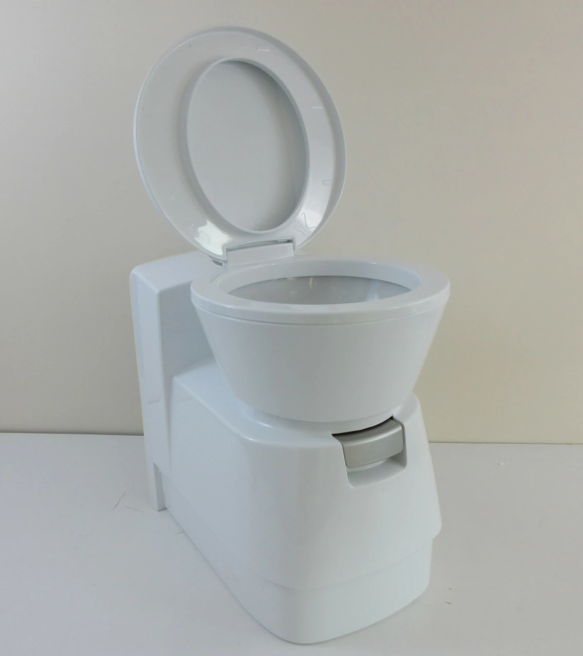 Dometic CTLP4110 Cassette Toilet For Campervan Caravan Or Motorhome - Image 3