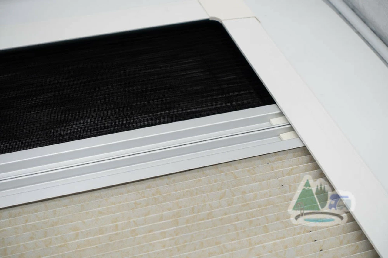 Adventurer Campervan Top Hinge Window With Blind And Fly Screen - Flush Acrylic Glass - Image 5