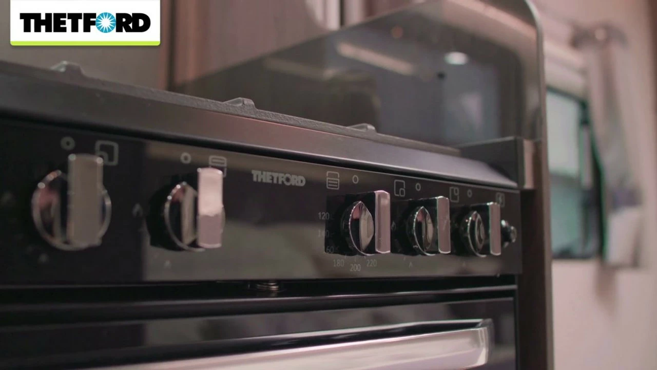 Thetford K1520 Lightweight Oven And Hob Cooker With Dual Fuel Option - Image 4
