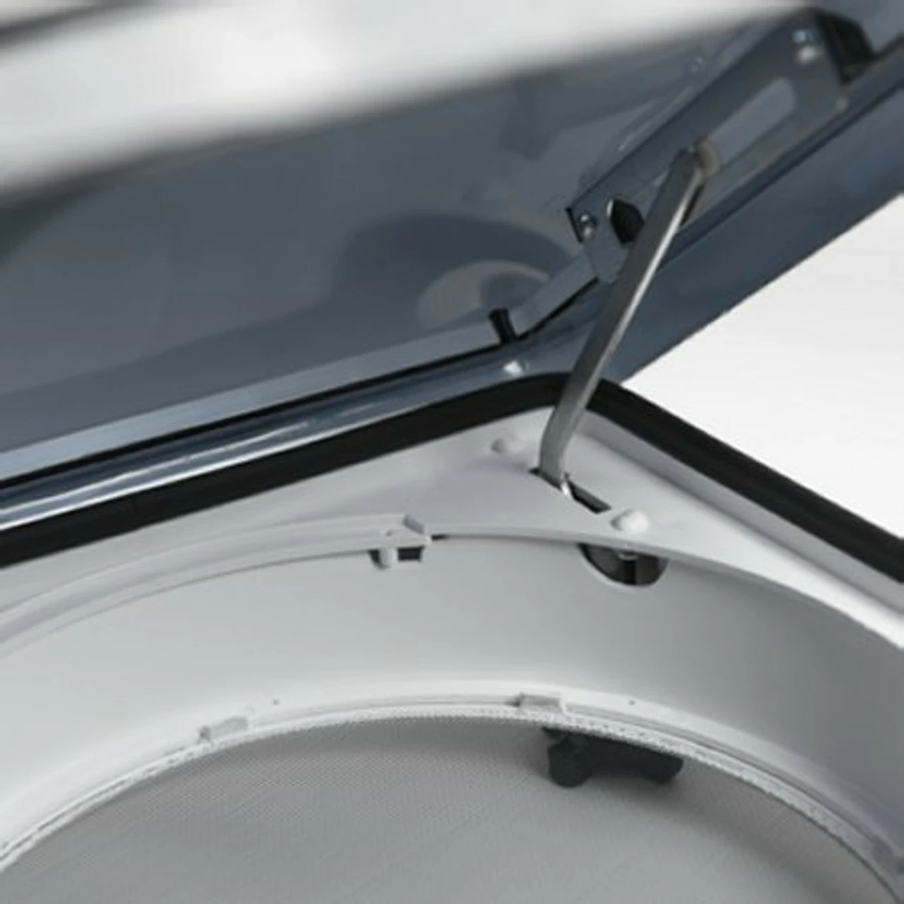 The Dometic FanTastic Roof Vent 2250 - Image 4