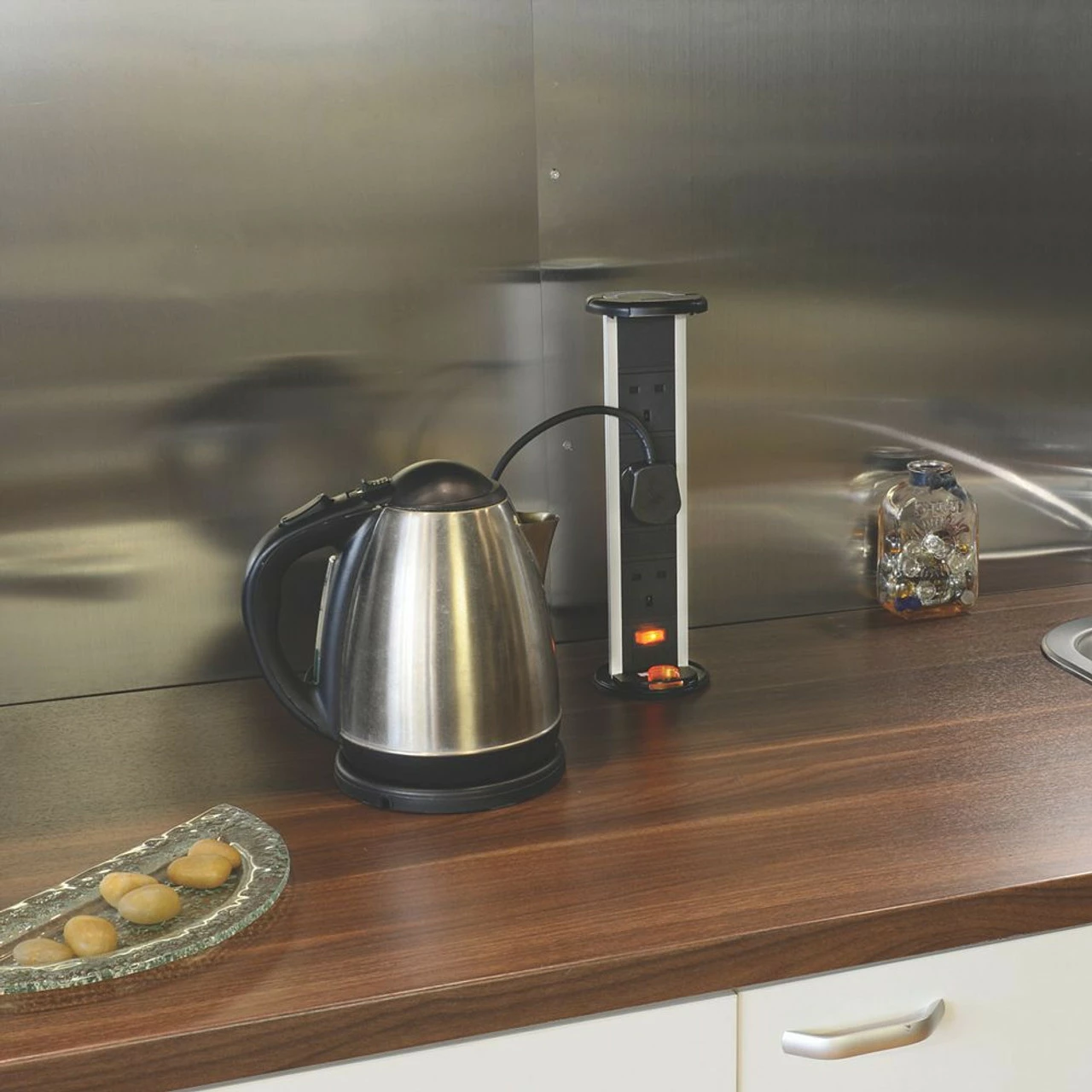 Kengo Pop Up Vertical 13A Mains Triple Socket Power Dock Black - Image 2